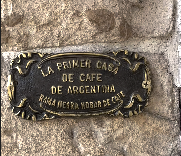 Best Coffee Shops for Digital Nomads Mendoza Argentina, Rama Negra Hogar de Cafe